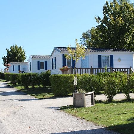 Camping Du Pontis Verteillac Екстериор снимка