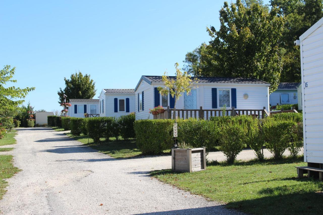 Camping Du Pontis Verteillac Екстериор снимка