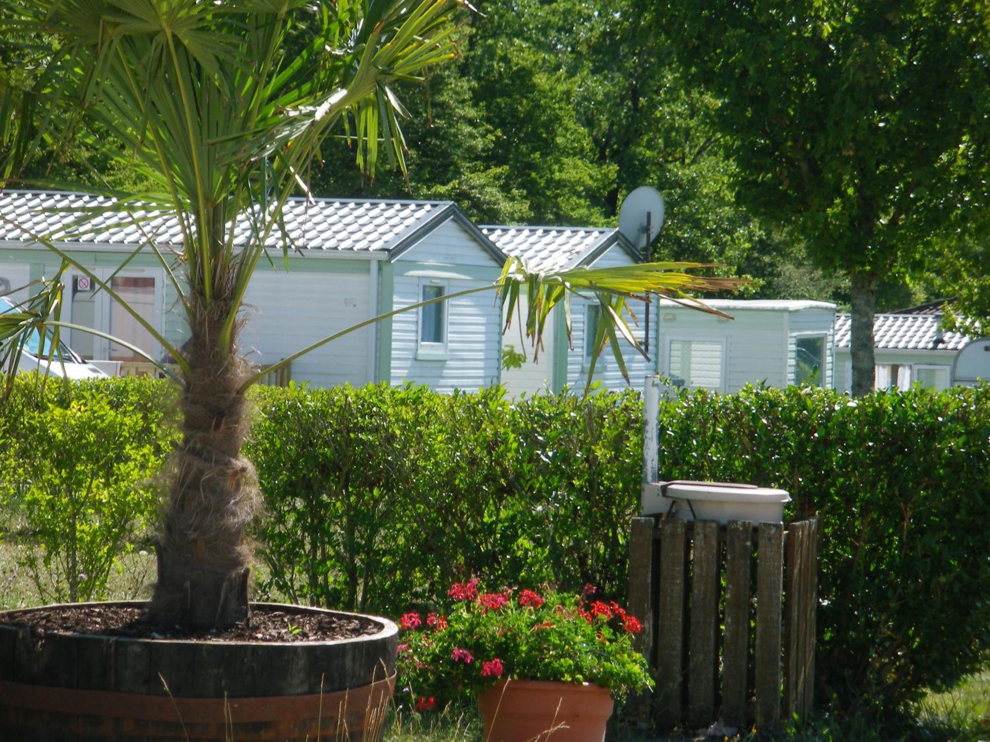 Camping Du Pontis Verteillac Екстериор снимка