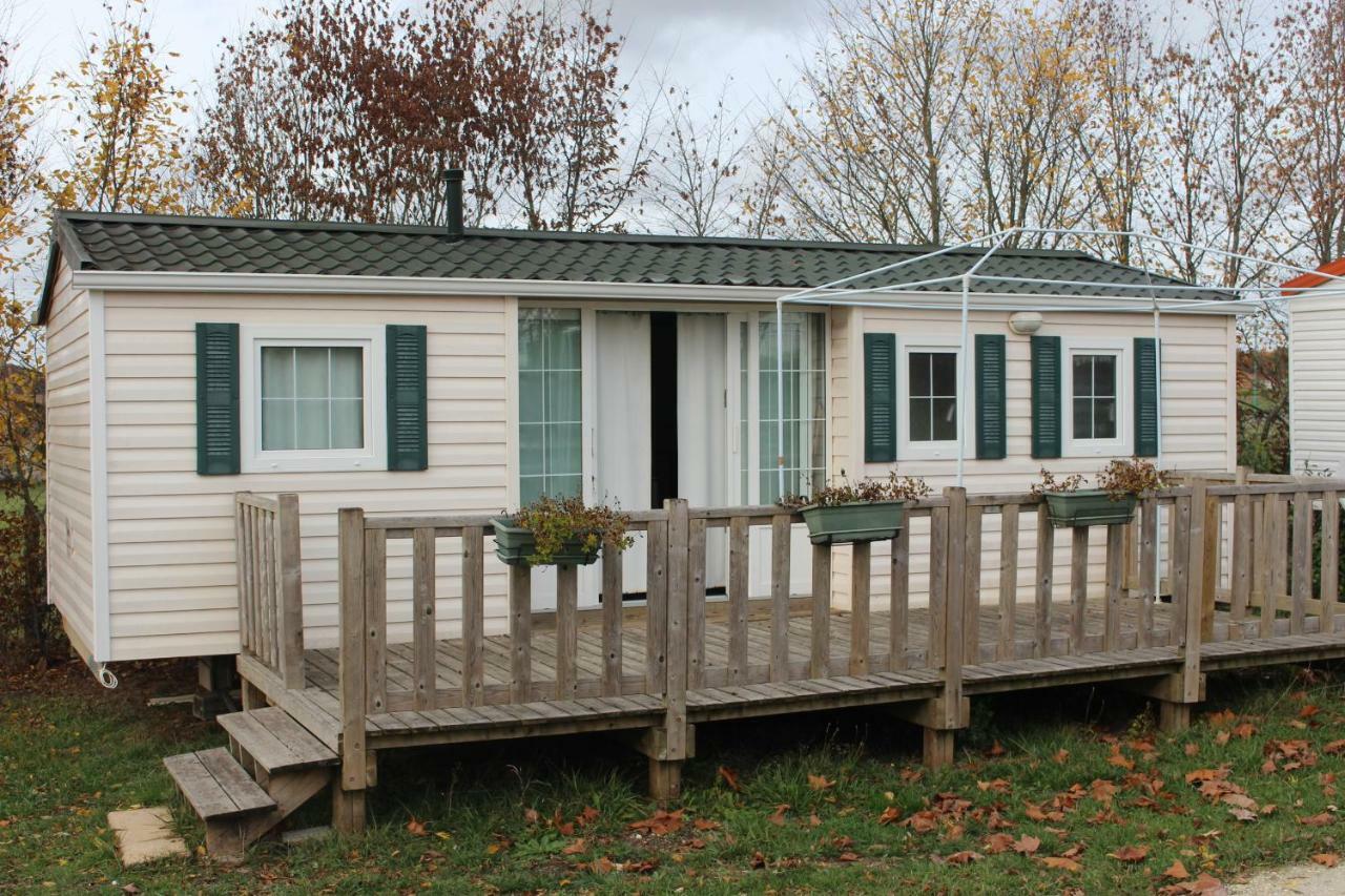 Camping Du Pontis Verteillac Екстериор снимка